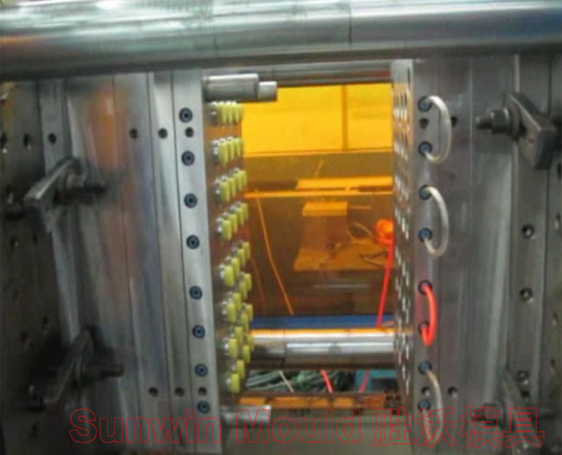 32-cavity-hot-runner-top-cap-mould