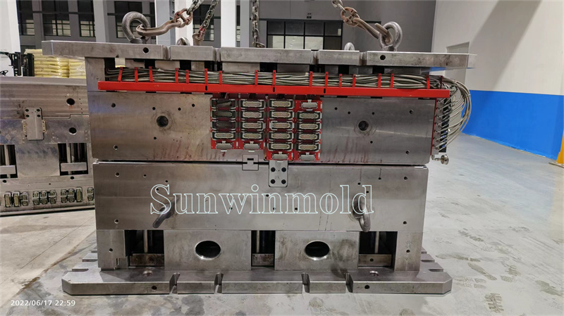 Manufacturing Mold06